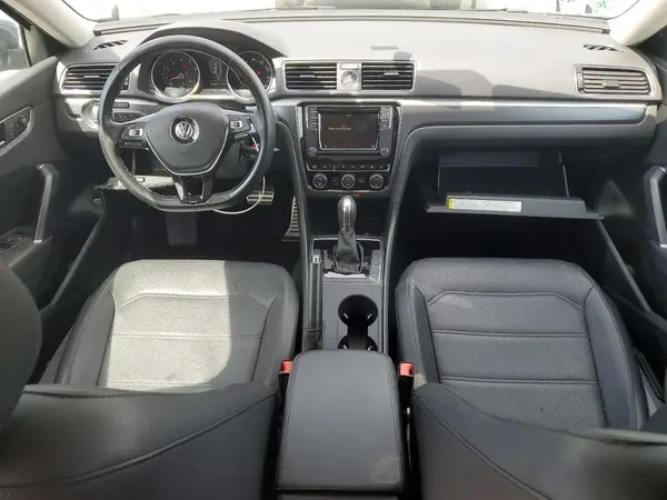 1VWDT7A30HC055243 2017 VOLKSWAGEN PASSAT - Image 8