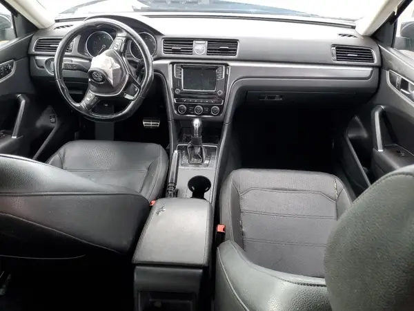 1VWDT7A30HC055324 2017 VOLKSWAGEN PASSAT - Image 8