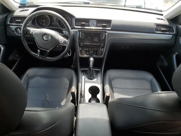 1VWDT7A30HC055517 2017 VOLKSWAGEN PASSAT - Image 8