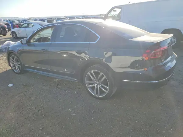1VWDT7A30HC055940 2017 VOLKSWAGEN PASSAT - Image 2