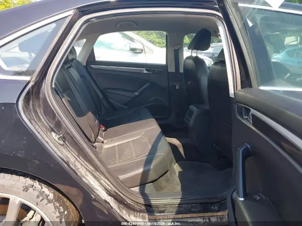 1VWDT7A30HC063908 2017 VOLKSWAGEN PASSAT - Image 8