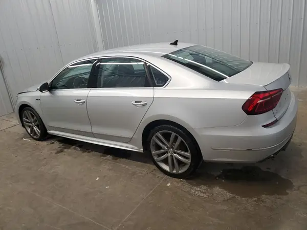 1VWDT7A30HC067957 2017 VOLKSWAGEN PASSAT - Image 2