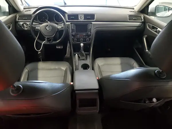 1VWDT7A30HC067957 2017 VOLKSWAGEN PASSAT - Image 8