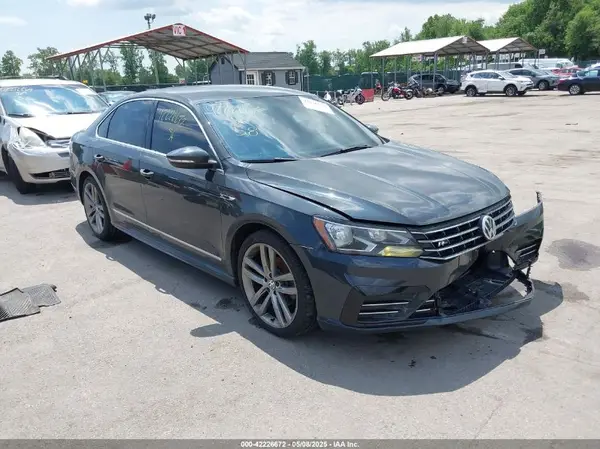 1VWDT7A30HC070048 2017 VOLKSWAGEN PASSAT - Image 1