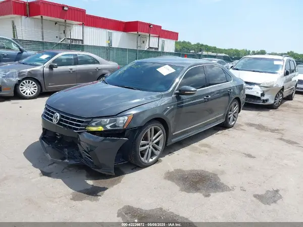 1VWDT7A30HC070048 2017 VOLKSWAGEN PASSAT - Image 2