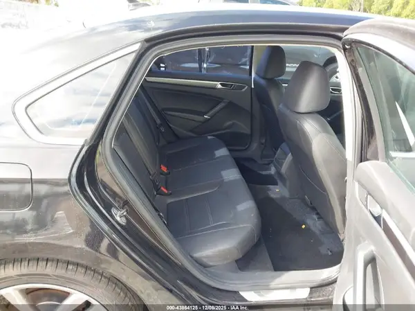 1VWDT7A30HC071569 2017 VOLKSWAGEN PASSAT - Image 8