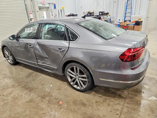 1VWDT7A30HC076108 2017 VOLKSWAGEN PASSAT - Image 2