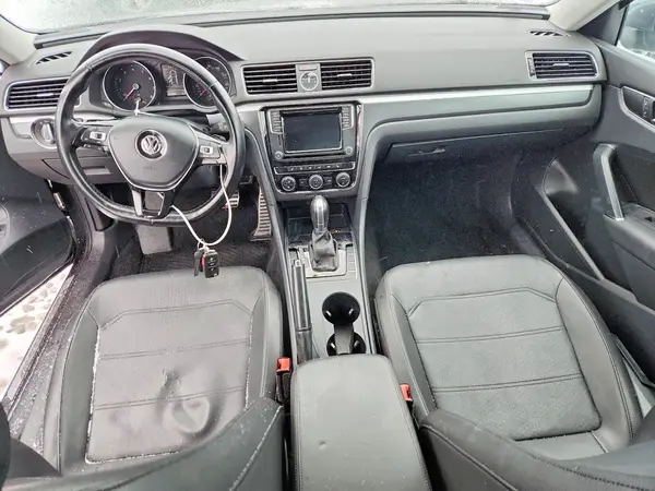 1VWDT7A30HC076108 2017 VOLKSWAGEN PASSAT - Image 8