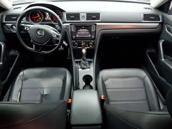 1VWDT7A30HC078599 2017 VOLKSWAGEN PASSAT - Image 8