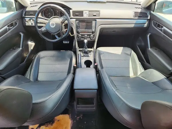 1VWDT7A30HC084743 2017 VOLKSWAGEN PASSAT - Image 8