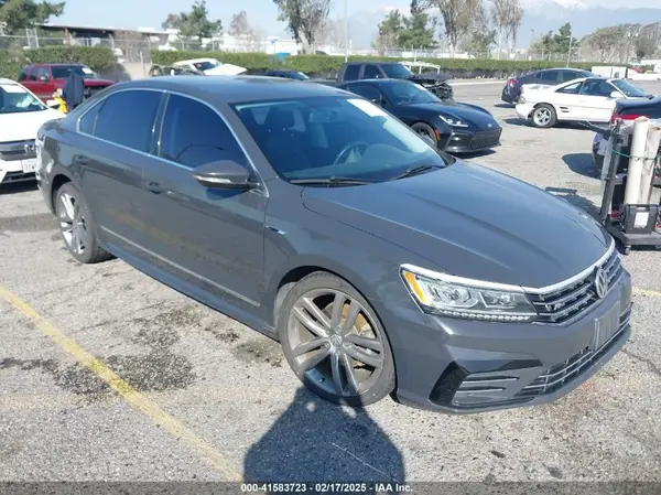 1VWDT7A30HC085150 2017 VOLKSWAGEN PASSAT - Image 1