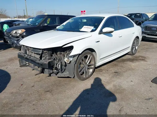 1VWDT7A31HC000509 2017 VOLKSWAGEN PASSAT - Image 2