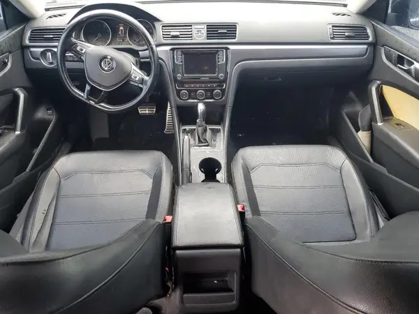 1VWDT7A31HC010702 2017 VOLKSWAGEN PASSAT - Image 8
