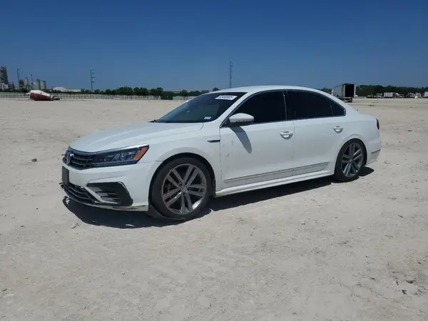 1VWDT7A31HC015950 2017 VOLKSWAGEN PASSAT - Image 1