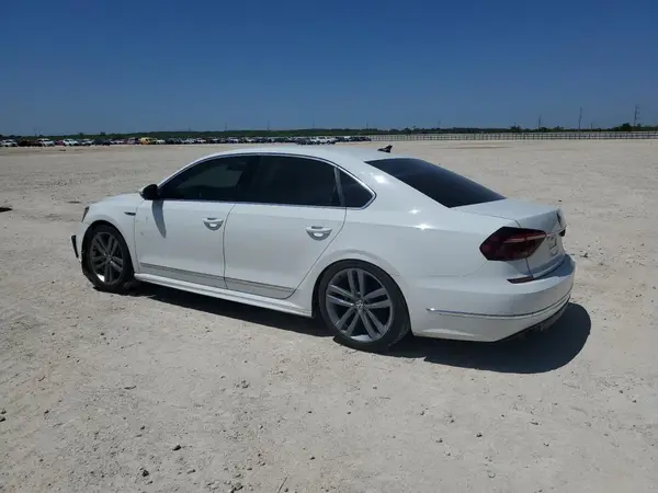1VWDT7A31HC015950 2017 VOLKSWAGEN PASSAT - Image 2