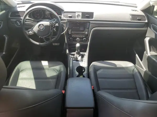 1VWDT7A31HC015950 2017 VOLKSWAGEN PASSAT - Image 8