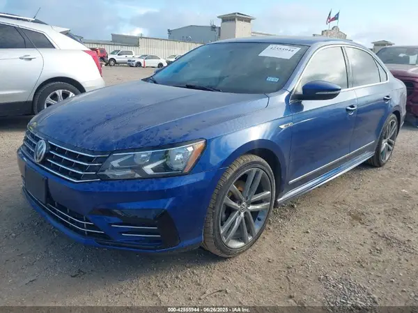 1VWDT7A31HC018007 2017 VOLKSWAGEN PASSAT - Image 2