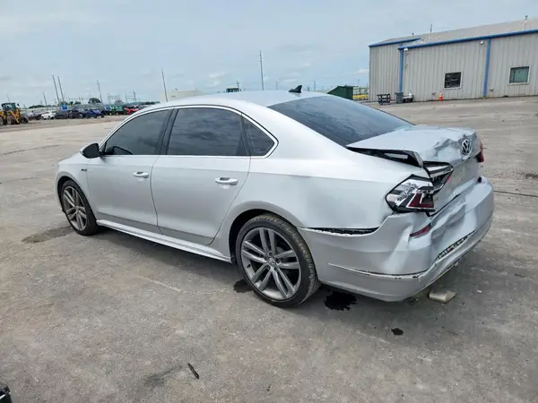 1VWDT7A31HC018881 2017 VOLKSWAGEN PASSAT - Image 2