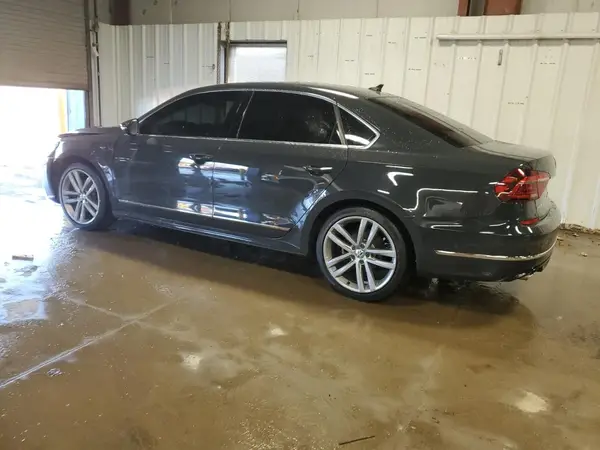 1VWDT7A31HC021943 2017 VOLKSWAGEN PASSAT - Image 2