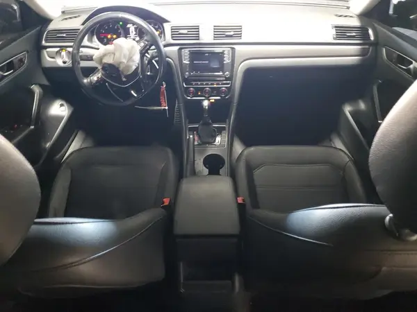 1VWDT7A31HC021943 2017 VOLKSWAGEN PASSAT - Image 8