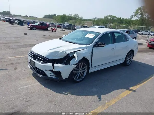 1VWDT7A31HC022087 2017 VOLKSWAGEN PASSAT - Image 2