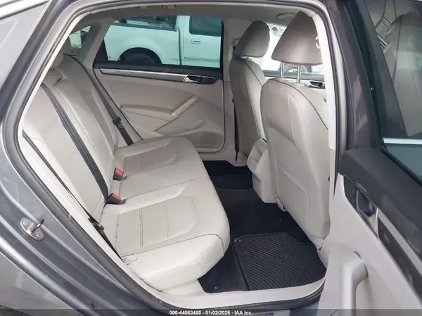 1VWDT7A31HC023322 2017 VOLKSWAGEN PASSAT - Image 8