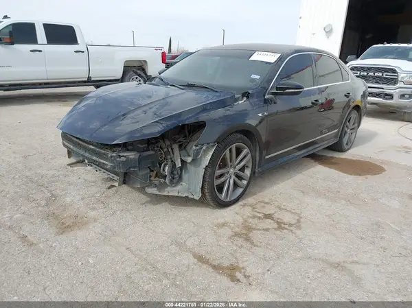1VWDT7A31HC028634 2017 VOLKSWAGEN PASSAT - Image 2