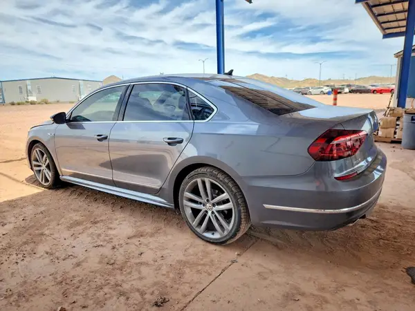1VWDT7A31HC031906 2017 VOLKSWAGEN PASSAT - Image 2