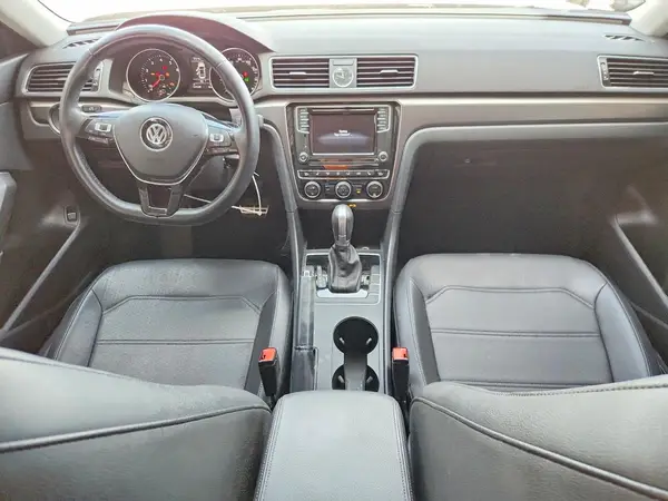 1VWDT7A31HC031906 2017 VOLKSWAGEN PASSAT - Image 8