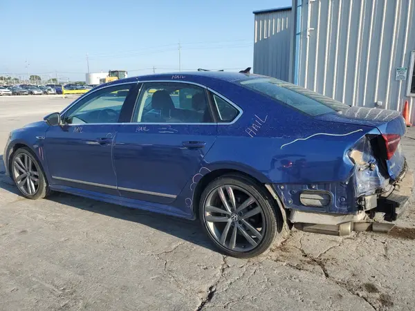 1VWDT7A31HC035647 2017 VOLKSWAGEN PASSAT - Image 2