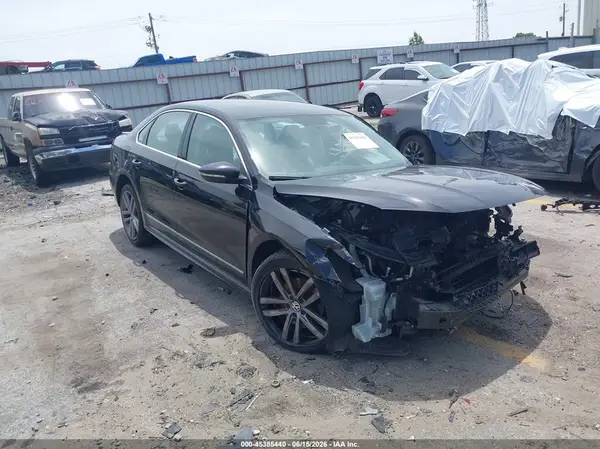 1VWDT7A31HC040928 2017 VOLKSWAGEN PASSAT - Image 1
