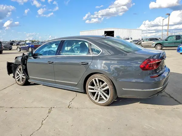 1VWDT7A31HC042050 2017 VOLKSWAGEN PASSAT - Image 2