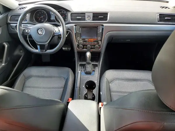 1VWDT7A31HC042050 2017 VOLKSWAGEN PASSAT - Image 8