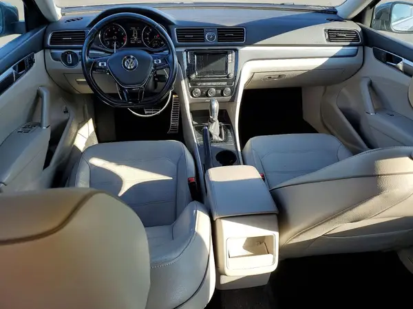 1VWDT7A31HC044641 2017 VOLKSWAGEN PASSAT - Image 8