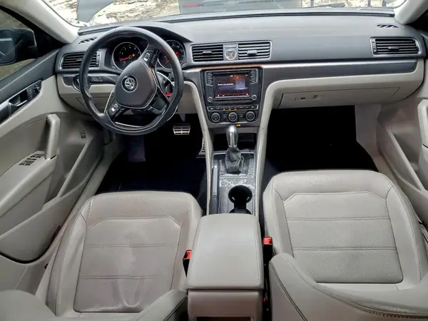 1VWDT7A31HC045367 2017 VOLKSWAGEN PASSAT - Image 8