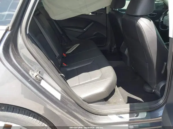 1VWDT7A31HC048317 2017 VOLKSWAGEN PASSAT - Image 8