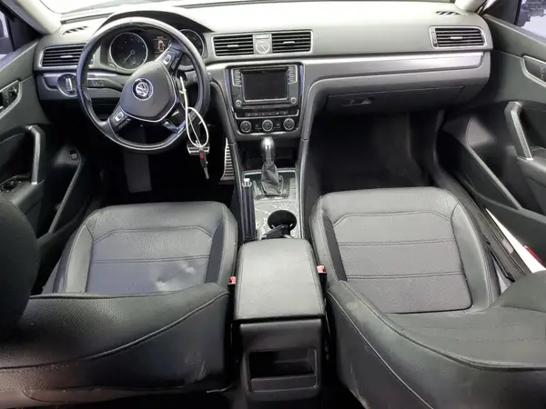 1VWDT7A31HC049452 2017 VOLKSWAGEN PASSAT - Image 8