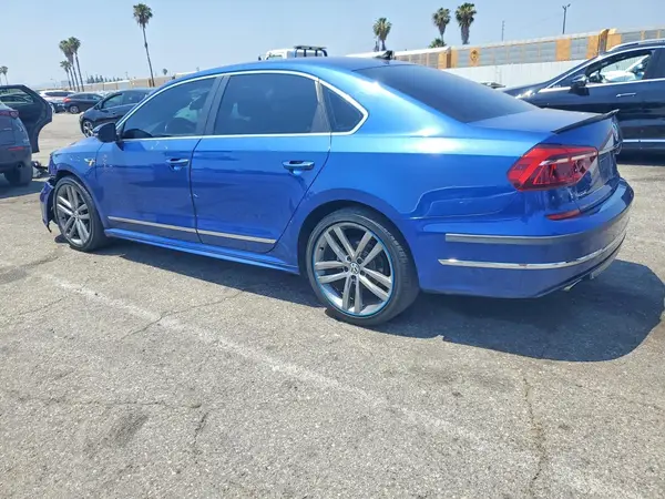 1VWDT7A31HC049547 2017 VOLKSWAGEN PASSAT - Image 2
