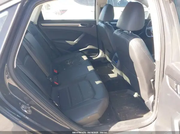 1VWDT7A31HC050245 2017 VOLKSWAGEN PASSAT - Image 8