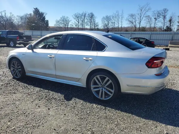 1VWDT7A31HC051976 2017 VOLKSWAGEN PASSAT - Image 2