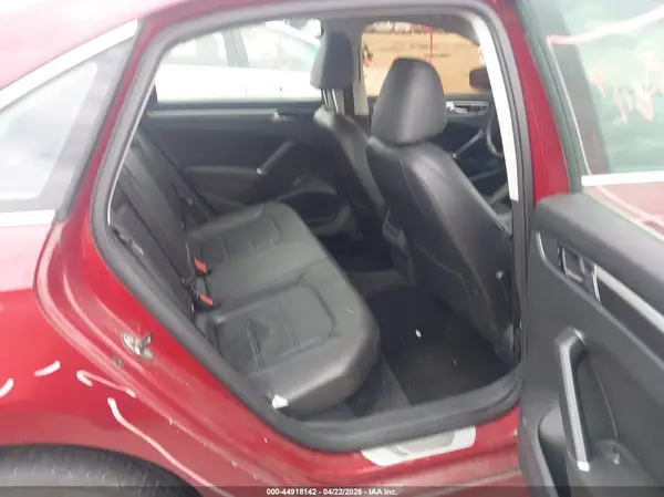 1VWDT7A31HC052030 2017 VOLKSWAGEN PASSAT - Image 8