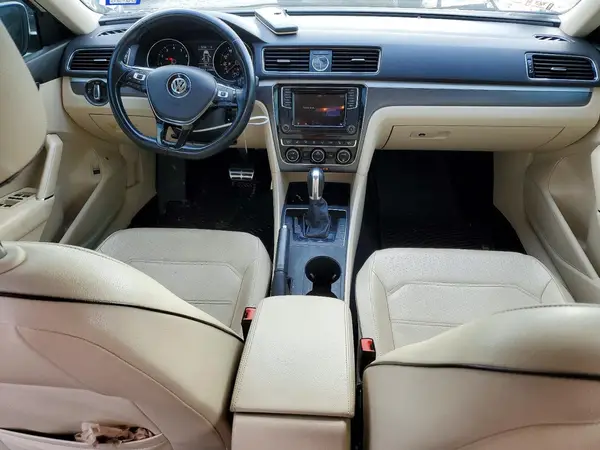 1VWDT7A31HC061696 2017 VOLKSWAGEN PASSAT - Image 8