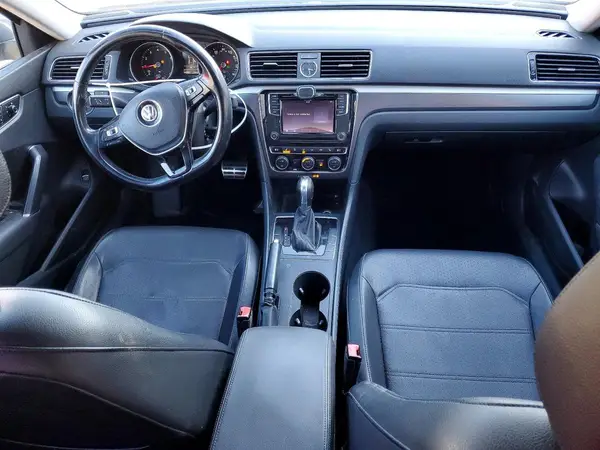 1VWDT7A31HC061763 2017 VOLKSWAGEN PASSAT - Image 8