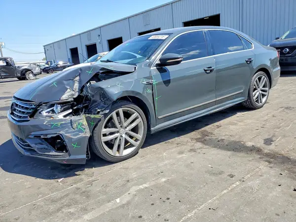 1VWDT7A31HC062640 2017 VOLKSWAGEN PASSAT - Image 1