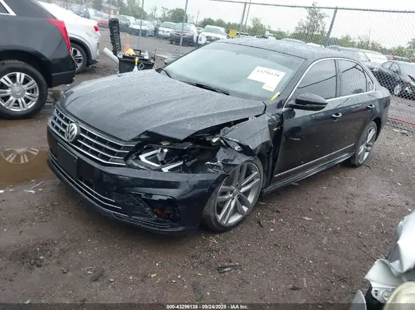 1VWDT7A31HC062783 2017 VOLKSWAGEN PASSAT - Image 2