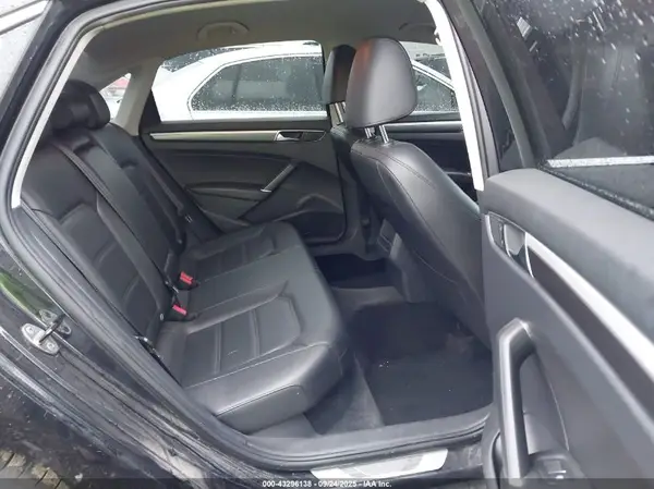 1VWDT7A31HC062783 2017 VOLKSWAGEN PASSAT - Image 8