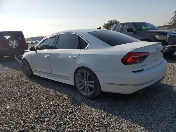 1VWDT7A31HC064016 2017 VOLKSWAGEN PASSAT - Image 2
