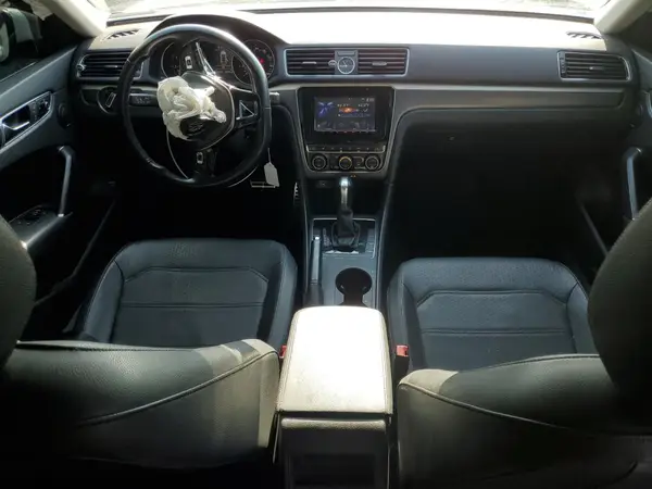 1VWDT7A31HC064016 2017 VOLKSWAGEN PASSAT - Image 8