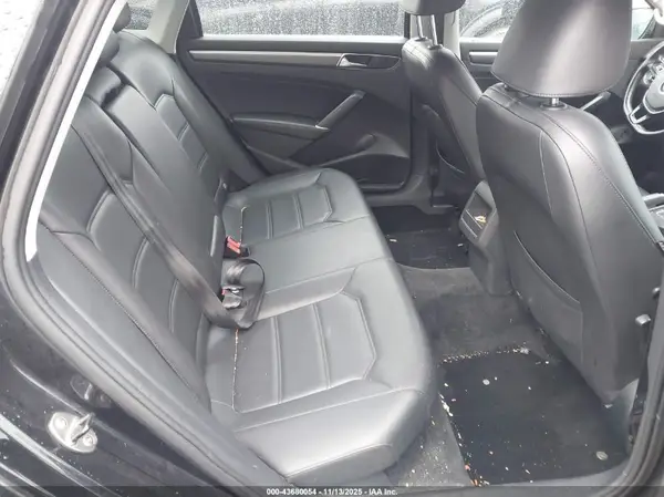 1VWDT7A31HC068714 2017 VOLKSWAGEN PASSAT - Image 8