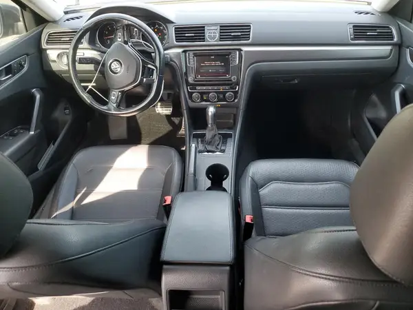 1VWDT7A31HC069989 2017 VOLKSWAGEN PASSAT - Image 8